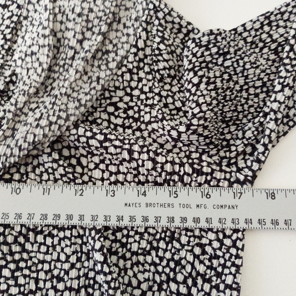 Zara Ruffle Top Size Medium - Picture 7 of 9